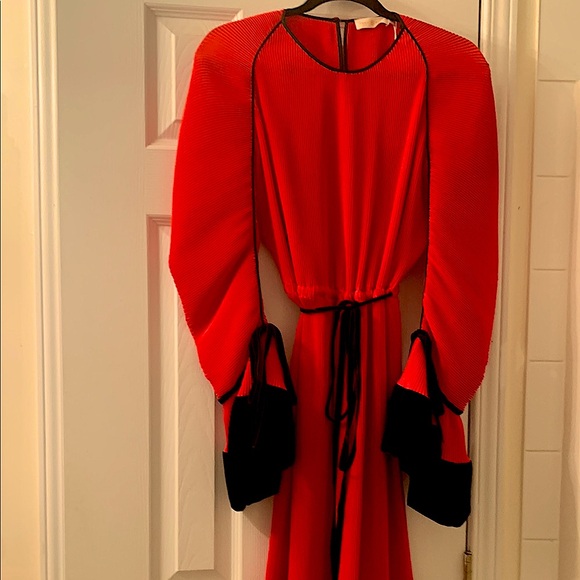 Tory Burch red pleated dress, perfect for the holiday-NWT - Picture 1 of 11